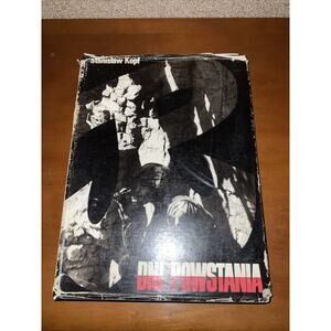 DNI POWSTANIA: Kronika Fotograficzna Walczacej Warszawy (Polish Edition) 1984